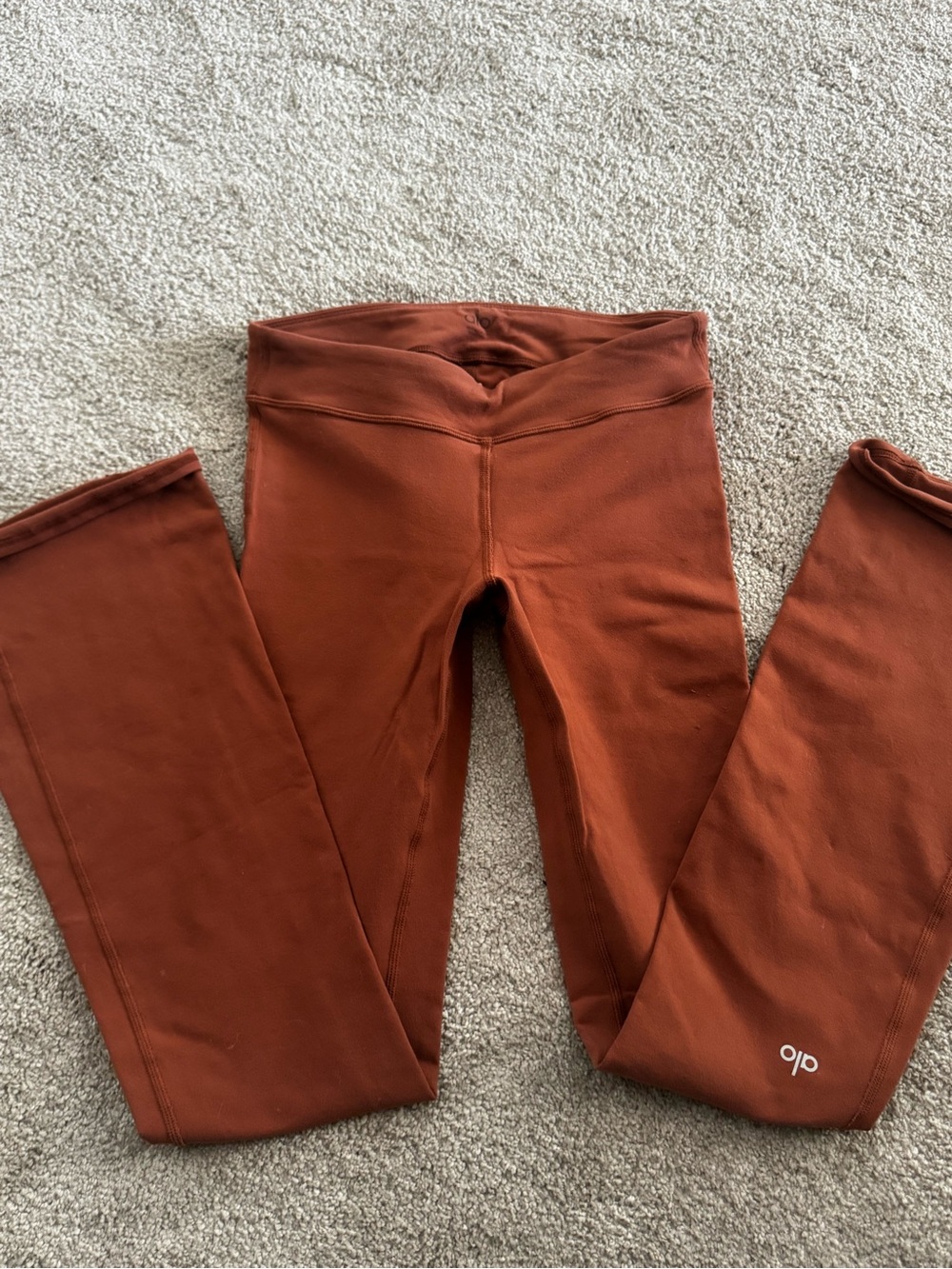 ALO Yoga Kids Rust brown leggings low rise flare XS